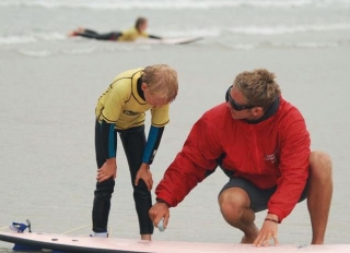  Descubrimiento del surf para niños 